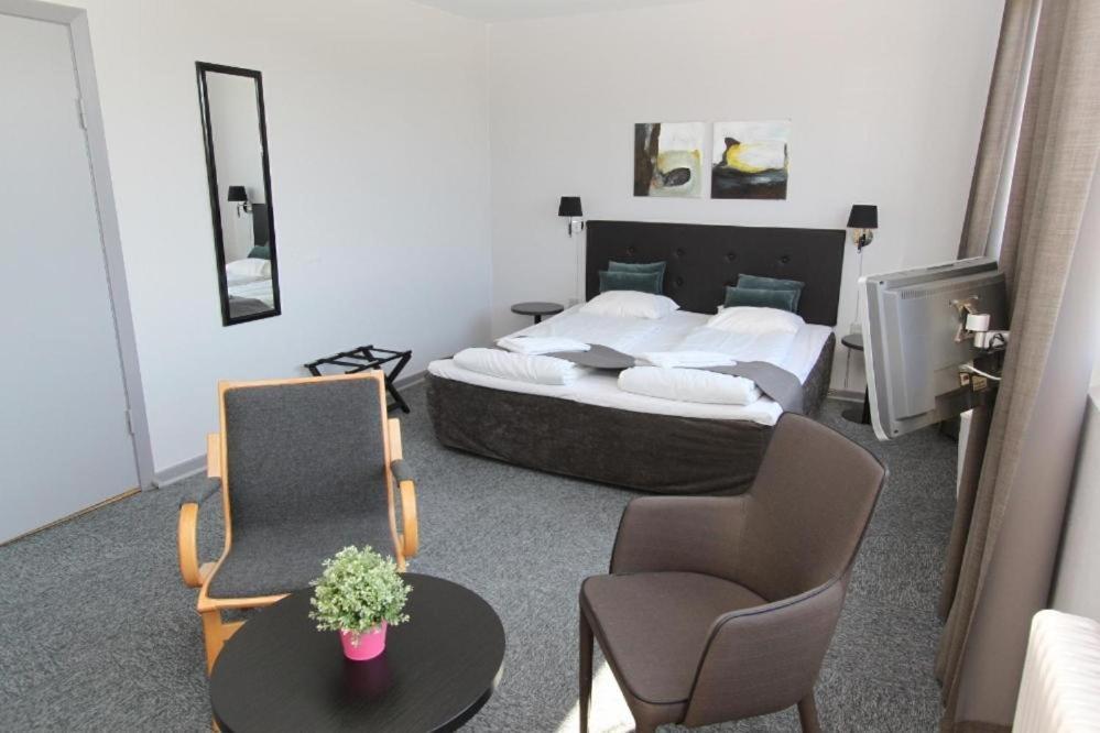 Banegaardshotellet Vojens Экстерьер фото